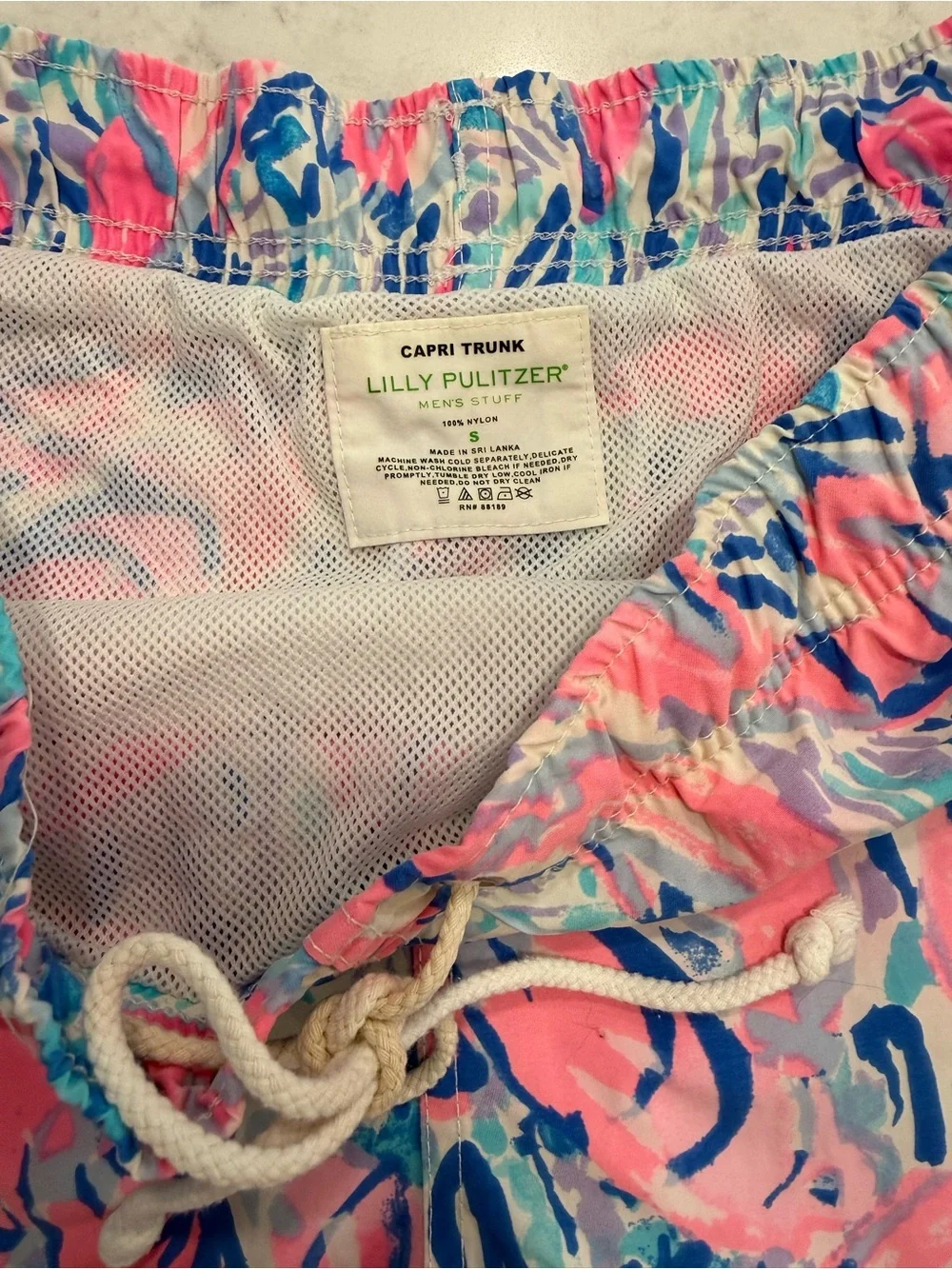 Lilly Pulitzer Men’s Pink lobster Swim Trunks, small, RARE!! 🦞